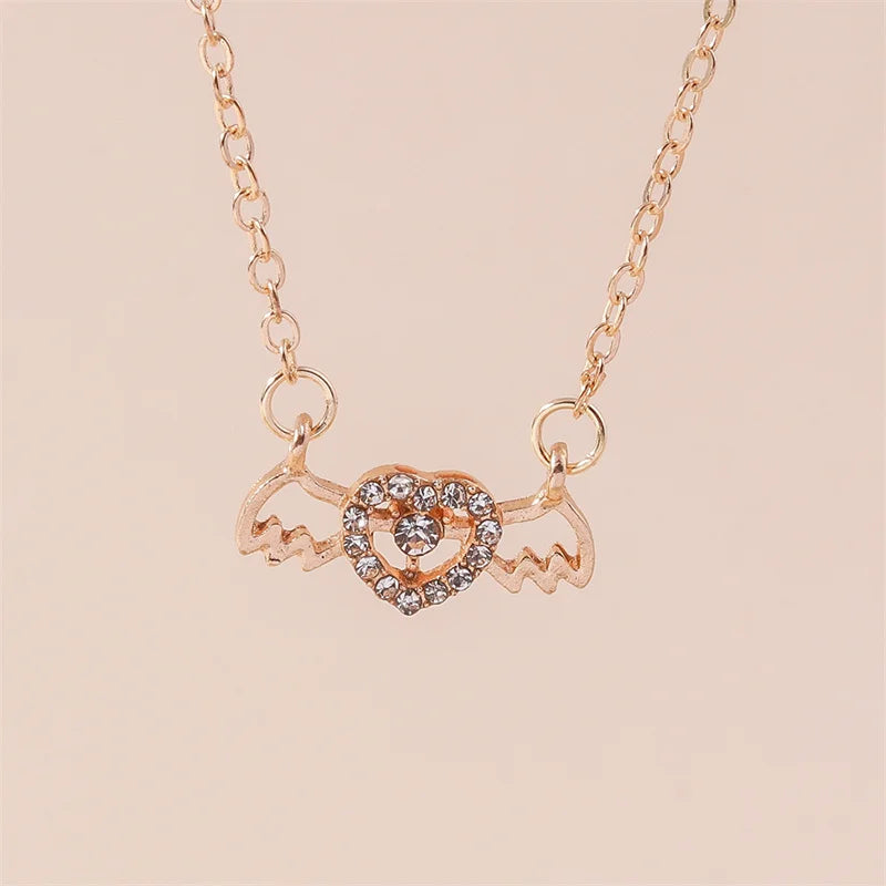 Y2K Crystal Butterfly Heart Necklace Fashion Kpop Shiny Clavicle Chain Necklaces for Women Girls New Trend Party Gifts Jewelry