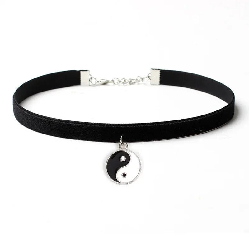 Women’s Gothic Velvet Necklace – Sexy Korean Fashion Lace Choker