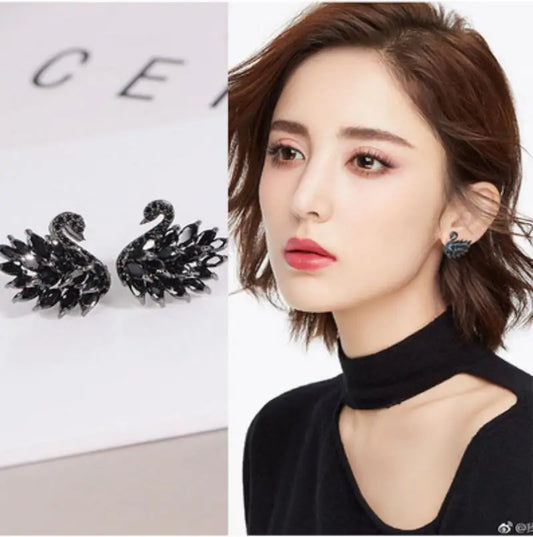 Elegant Rhinestone Black Swan Earrings For Women Korean Fashion Zircon Swan Bird Animal Earrings Lady Party Jewelry Girls Gifts