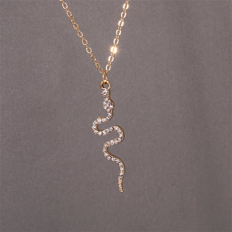 Y2K Crystal Butterfly Heart Necklace Fashion Kpop Shiny Clavicle Chain Necklaces for Women Girls New Trend Party Gifts Jewelry