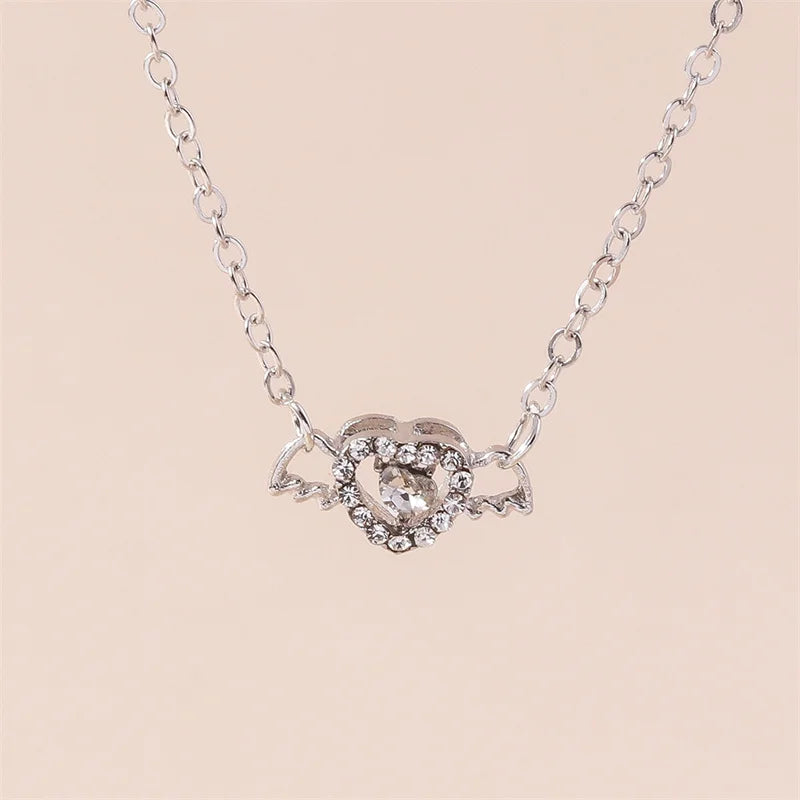 Y2K Crystal Butterfly Heart Necklace Fashion Kpop Shiny Clavicle Chain Necklaces for Women Girls New Trend Party Gifts Jewelry