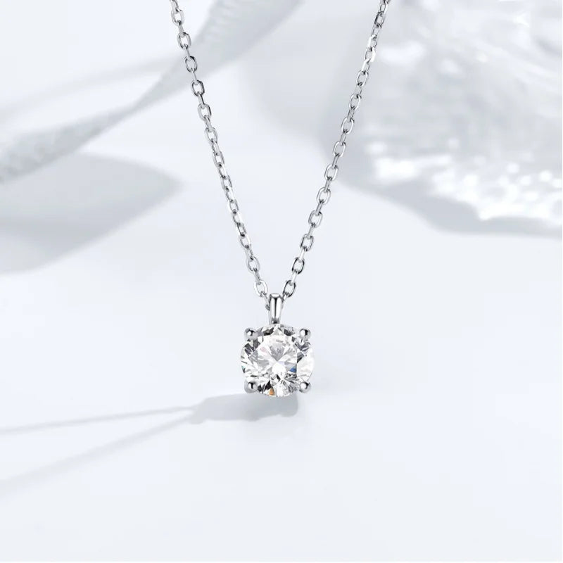 Sterling Silver S925 Clamoissanite Necklace High-end Fashion Design Simple Classic Pendant Necklace