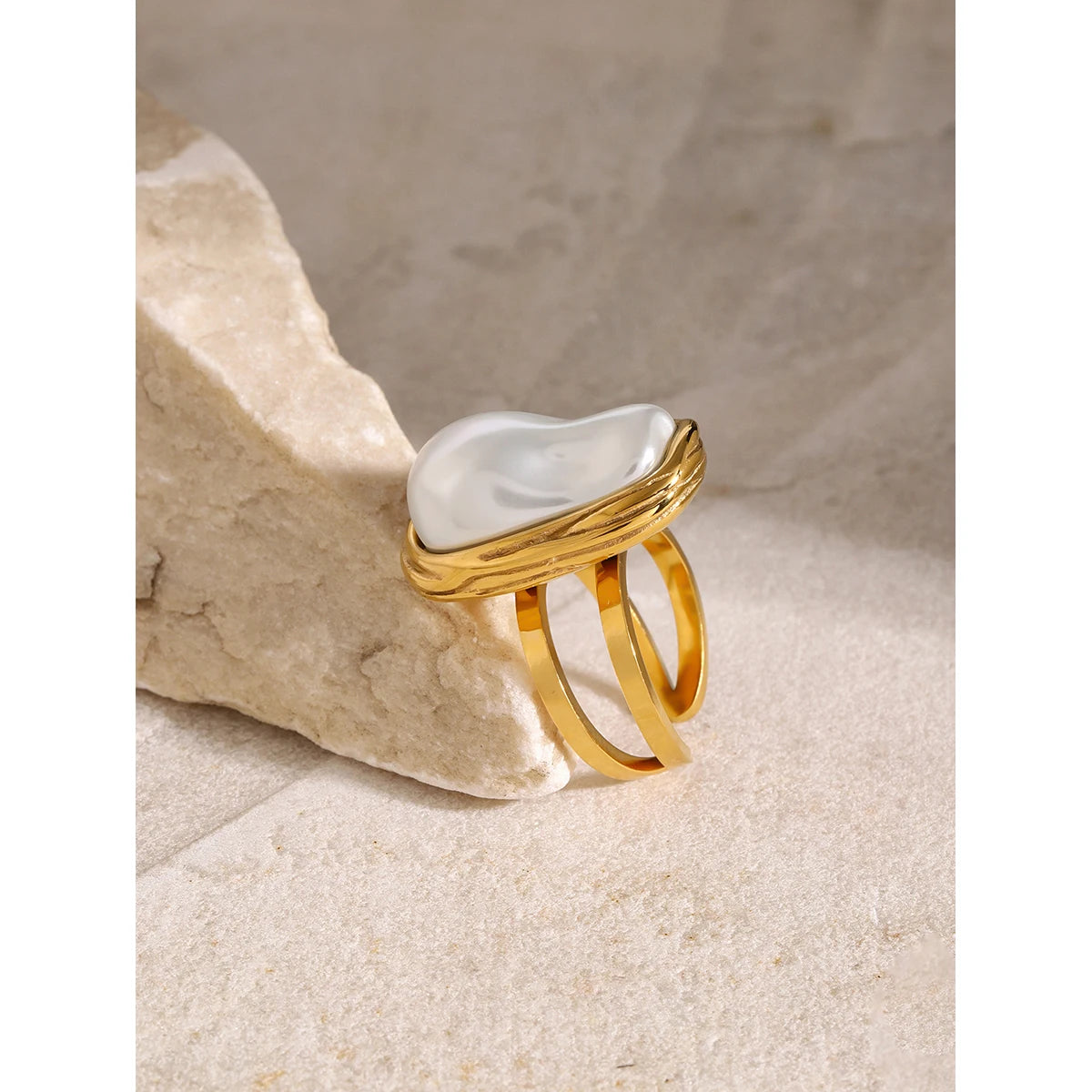 Uworld Fashion Imitation Pearl Stainless Steel Gold Color Ring for Women Engagement Party Gift Temperament Jewelry 2024