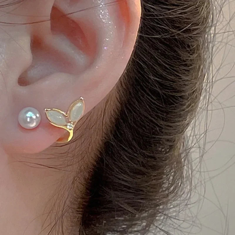 Korean Vintage Imitate Pearl Crystal Earrings for Women Jewelry High-class Luxury Zircon Flower Butterfly Leaf Stud Earrings