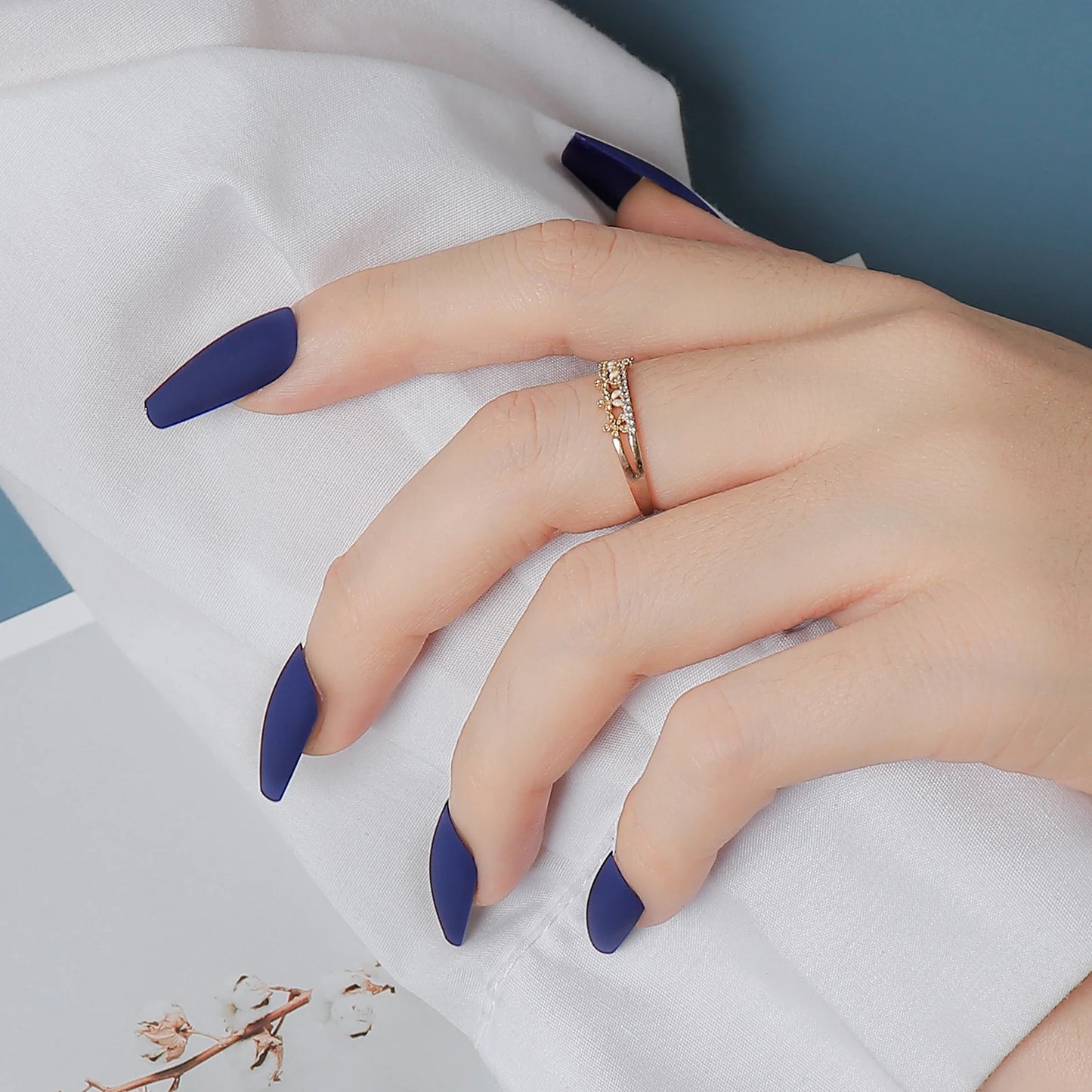 24Pcs Classical French Short Fake Nails Natural French Full Cover False Nails Classical Full Artificial Nails Basic Tools