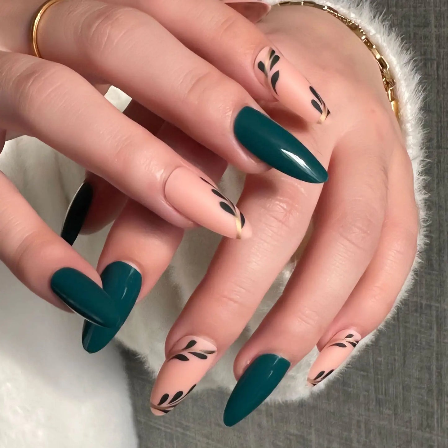 24pcs/box Women Long Almond Shaped False Nails Green Leaves Diy Fake Nail Artificial Acrylic Wearable Full Coverage Fingernail