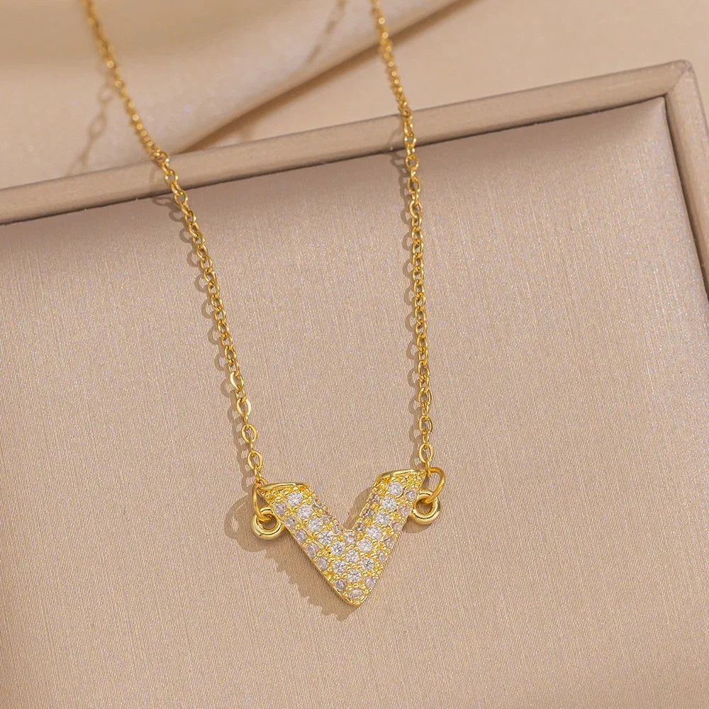 3pcs Shiny Letter V Titanium Steel Necklace Women's Collarbone Chain Women's Simple Personality Pendant Design Fashionable Ring