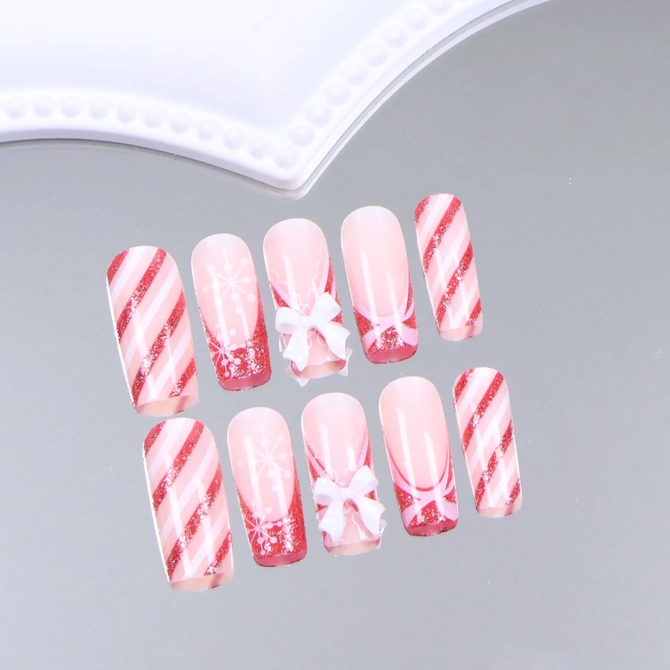 24PCS Square Artificial Nails With Bow, Glitter Checkered Snowflake Design, Pink Winter Holiday Acrylic Artificial Nails