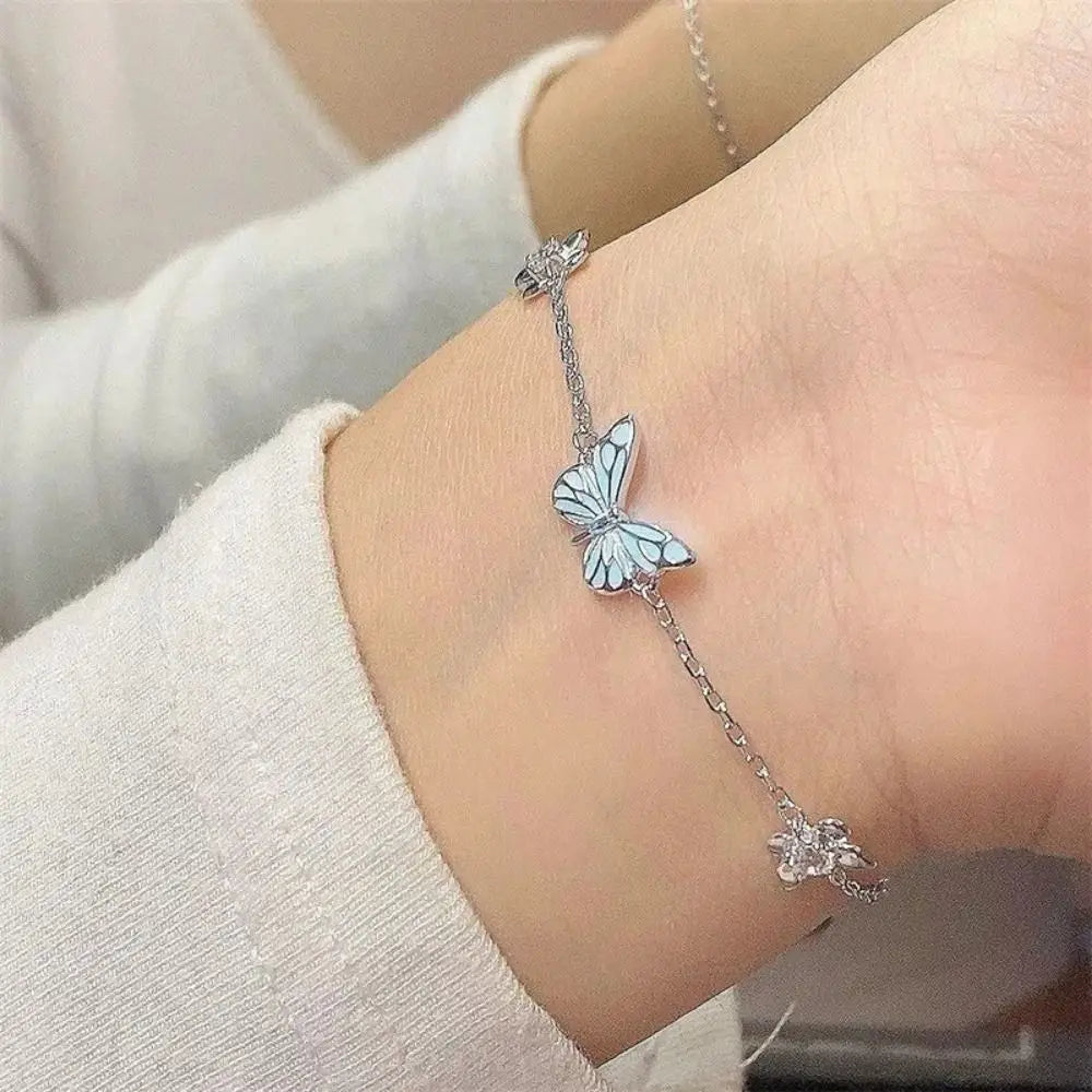 Fashion Simple Butterfly Necklace Blue Luminous Glow in The Dark Clavicle Chain Pendant Necklaces Party Jewelry Gift