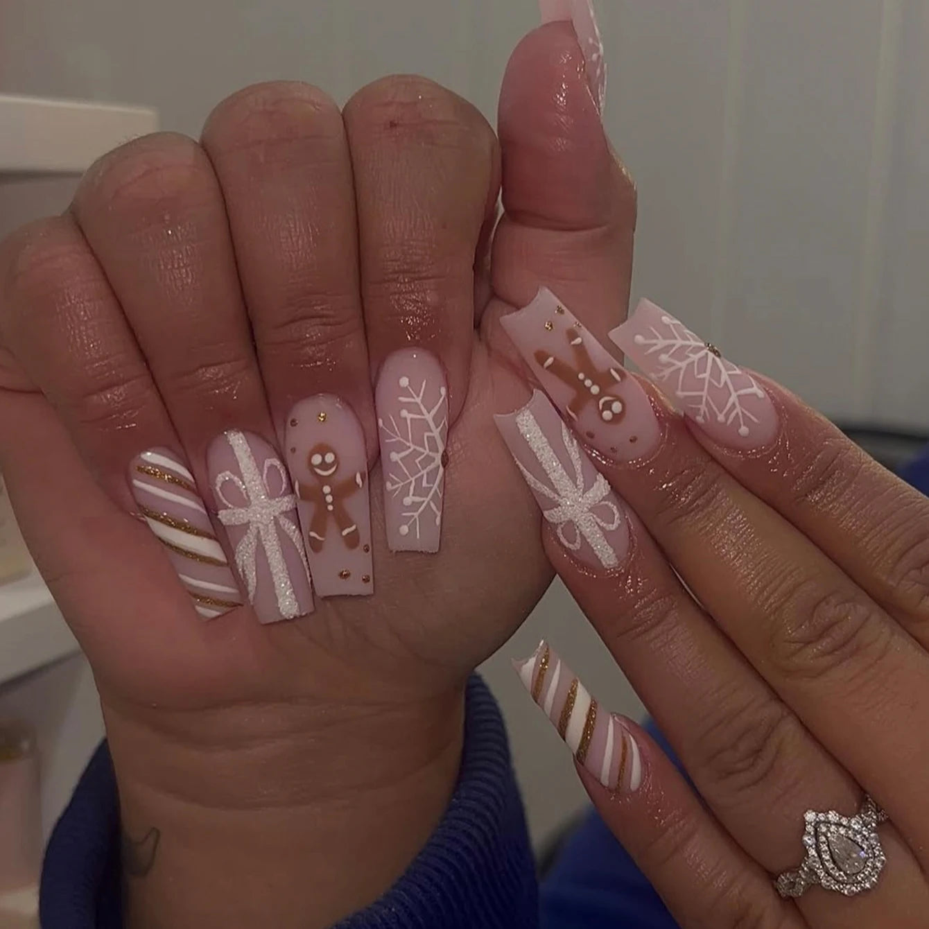 24PCS Square Artificial Nails With Bow, Glitter Checkered Snowflake Design, Pink Winter Holiday Acrylic Artificial Nails