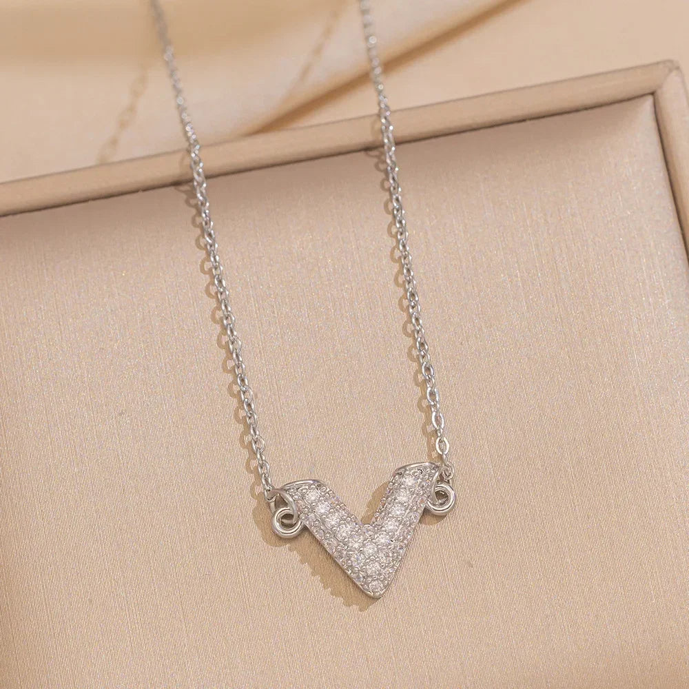 3pcs Shiny Letter V Titanium Steel Necklace Women's Collarbone Chain Women's Simple Personality Pendant Design Fashionable Ring