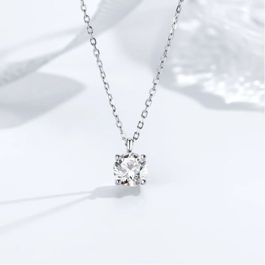 Sterling Silver S925 Clamoissanite Necklace High-end Fashion Design Simple Classic Pendant Necklace