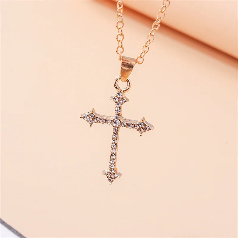 Y2K Crystal Butterfly Heart Necklace Fashion Kpop Shiny Clavicle Chain Necklaces for Women Girls New Trend Party Gifts Jewelry